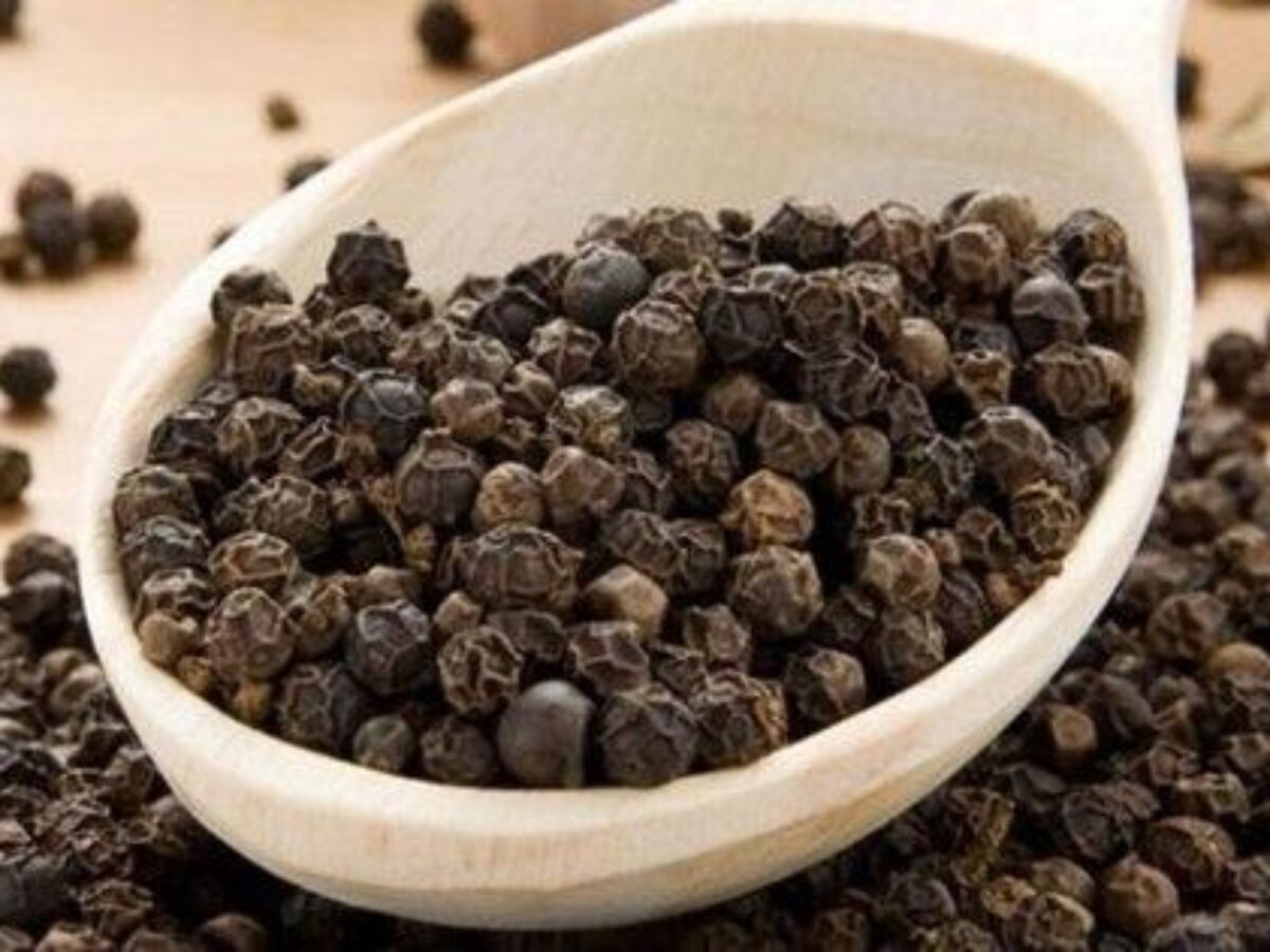 Черный перец как готовить. Перец черный горошек растение. Горький перец горошком. Перец черный горошек (black pepper) 1 кг. Вьетнамский черный горох.