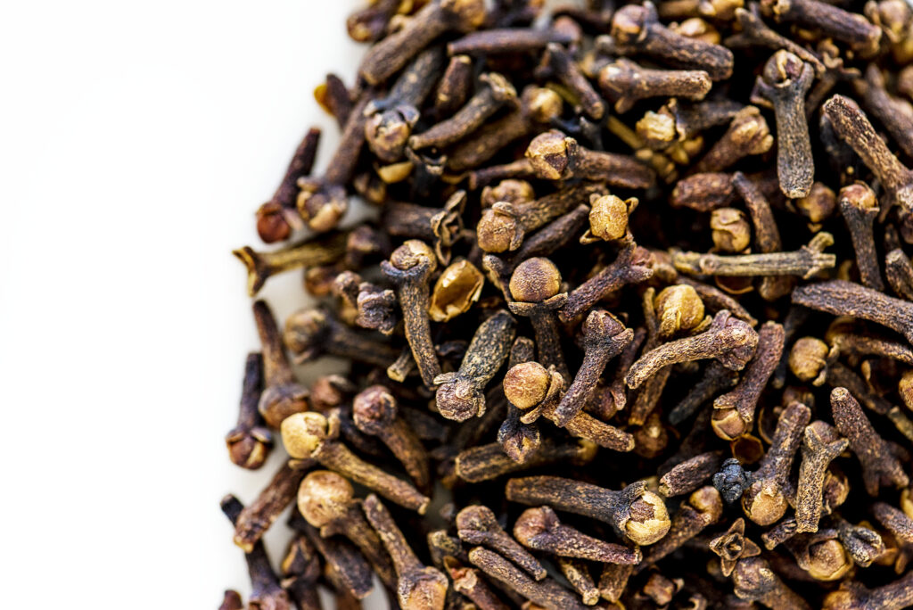 польза и вред гвоздики