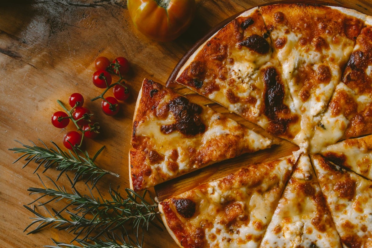 Рецепт пиццы: Как правильно класть ингредиенты в пиццу?